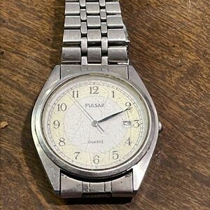 36mm PULSAR  QUARTS WATCH SHOWS WEAR
